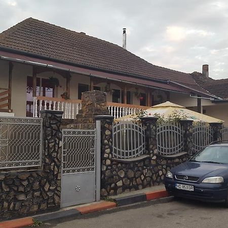 Апартаменты Casa Leo Хацег Экстерьер фото